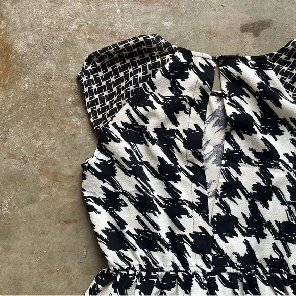 Hem & Thread Houndstooth Dress size small - Picture 11 of 11